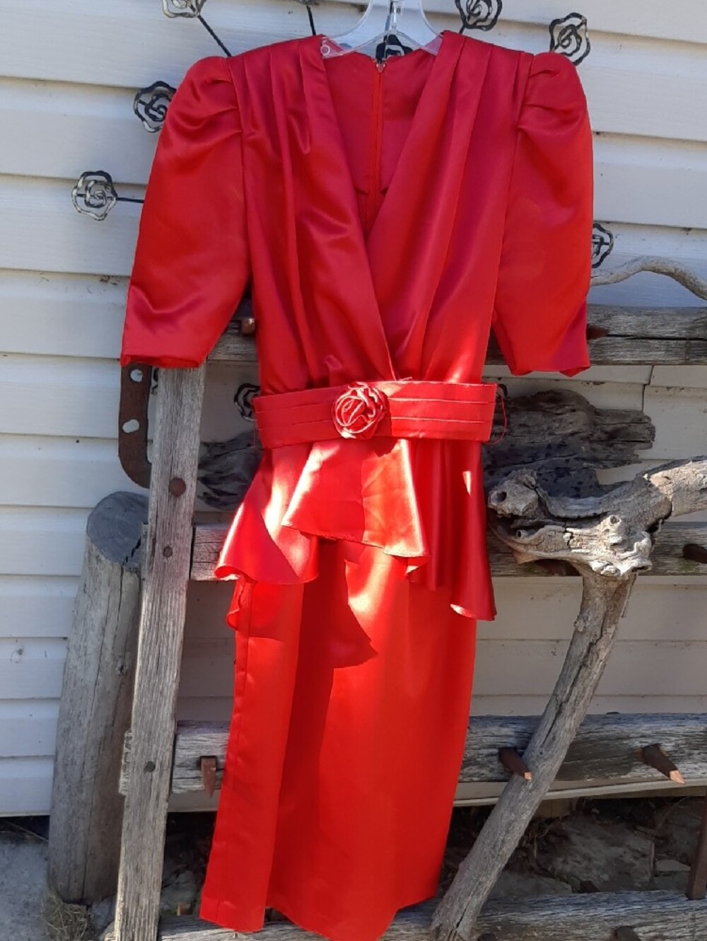 70's NU-MODE💋True Deep Red V‑Neck Midi Dress with Rosette Belt Back Zip Sz S - Picture 5 of 10